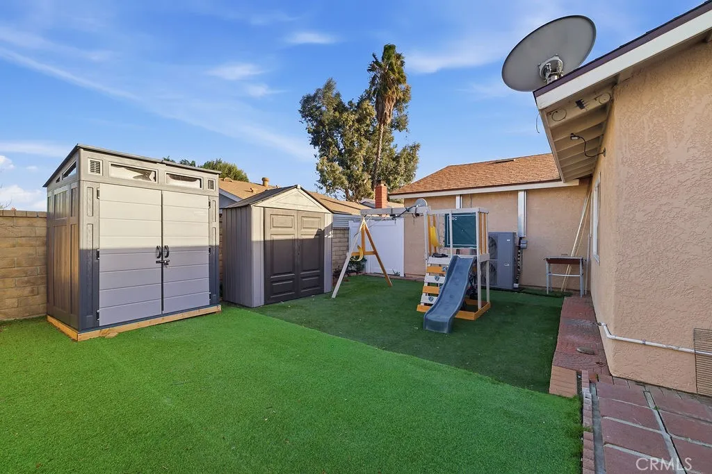 24305 Wabuska, Newhall, California 91321 home-pic-24
