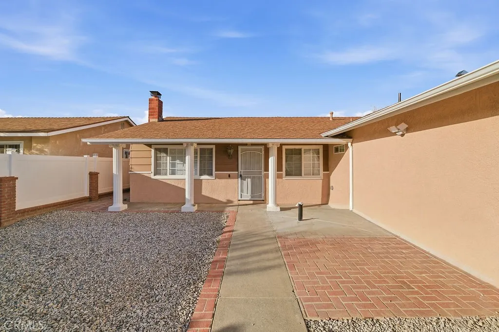 24305 Wabuska, Newhall, California 91321 home-pic-2