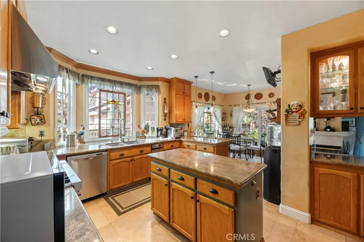 1811 Maiden Lane, Petaluma, California 94954