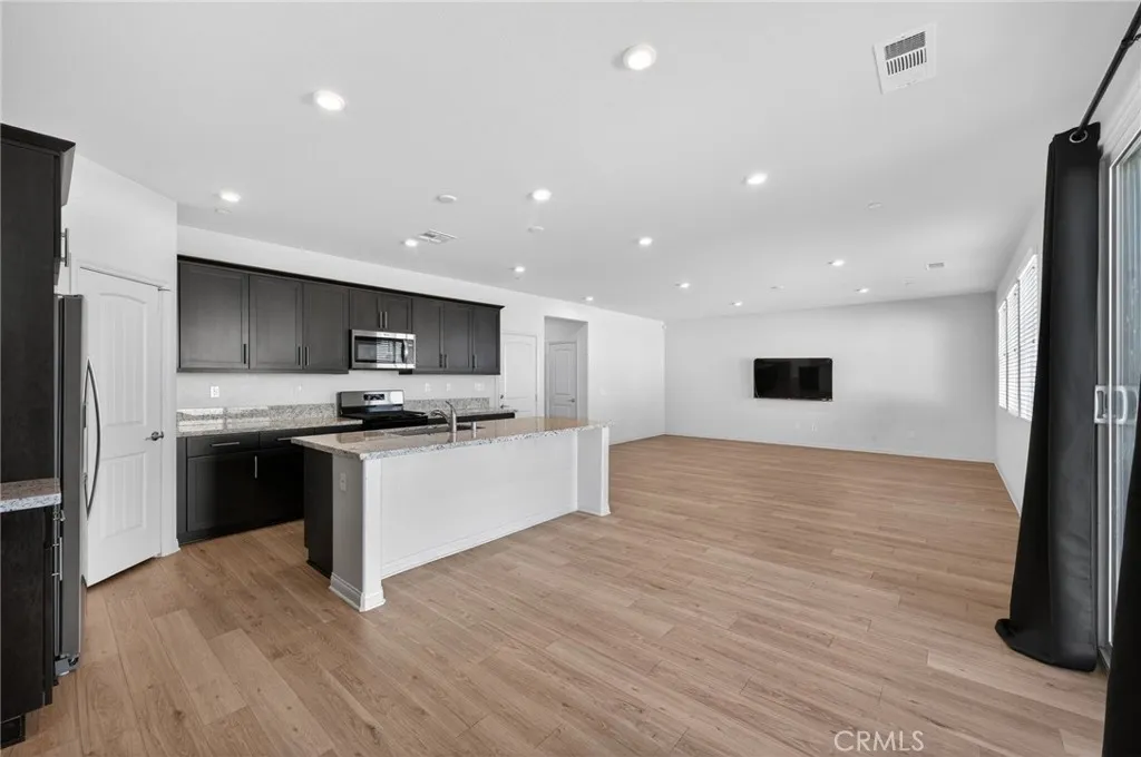 694 Dahlia, San Jacinto, California 92583 home-pic-21
