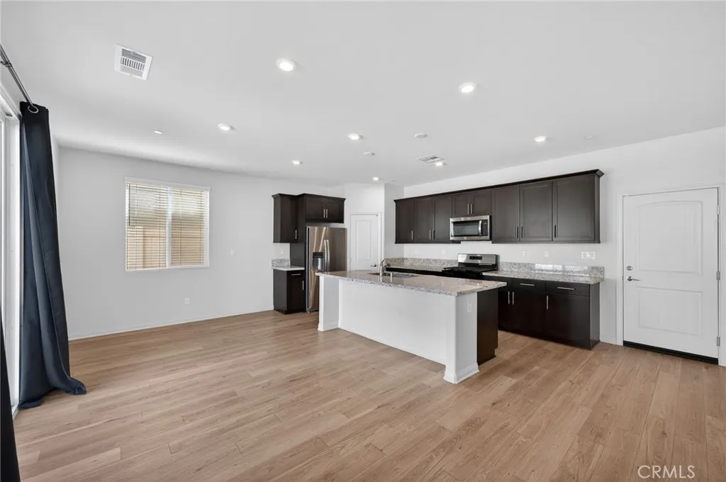 694 Dahlia, San Jacinto, California 92583 home-pic-14