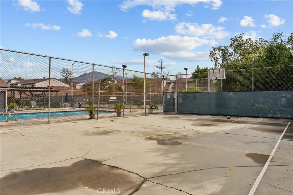 8784 1/2 Wyngate, Sunland, California 91040 home-pic-18