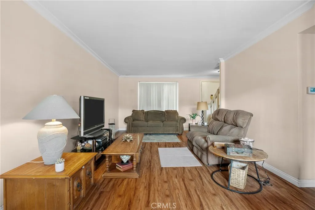 8784 1/2 Wyngate, Sunland, California 91040 home-pic-4