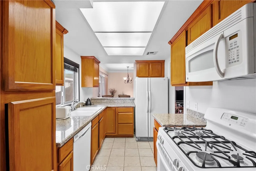 8784 1/2 Wyngate, Sunland, California 91040 home-pic-10