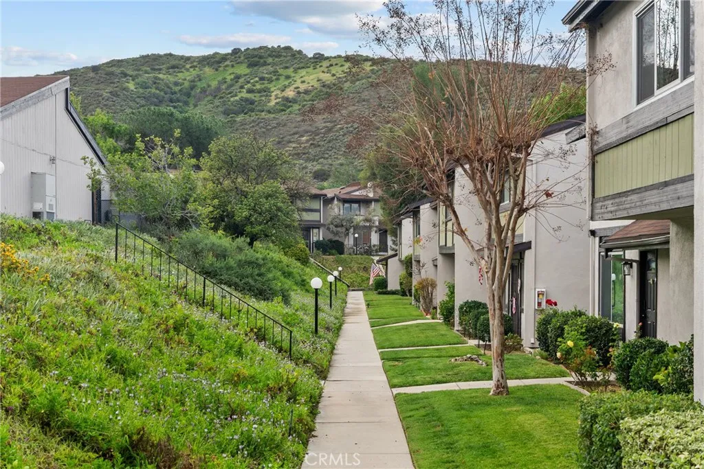 8784 1/2 Wyngate, Sunland, California 91040 home-pic-20