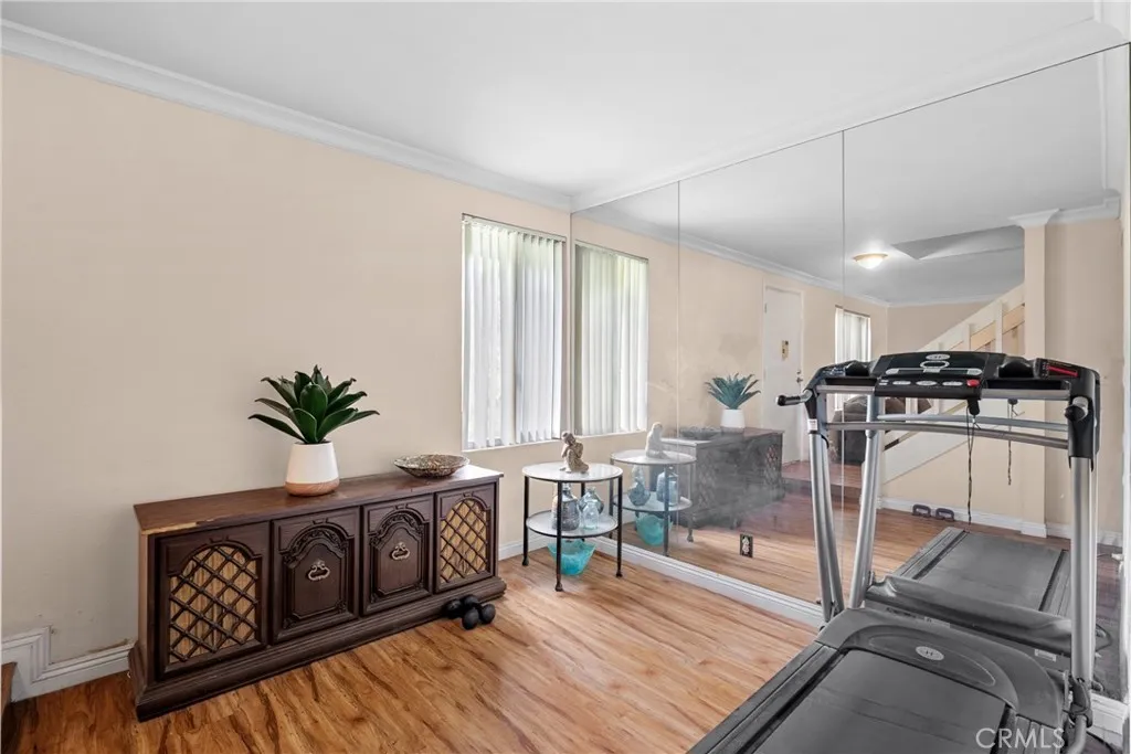 8784 1/2 Wyngate, Sunland, California 91040 home-pic-6