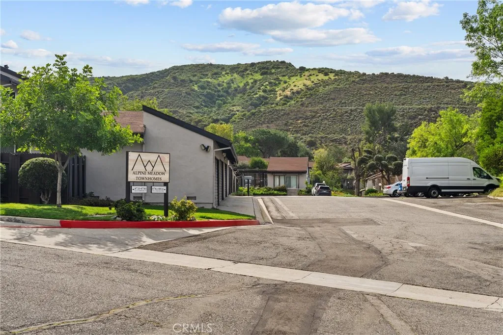 8784 1/2 Wyngate, Sunland, California 91040 home-pic-21