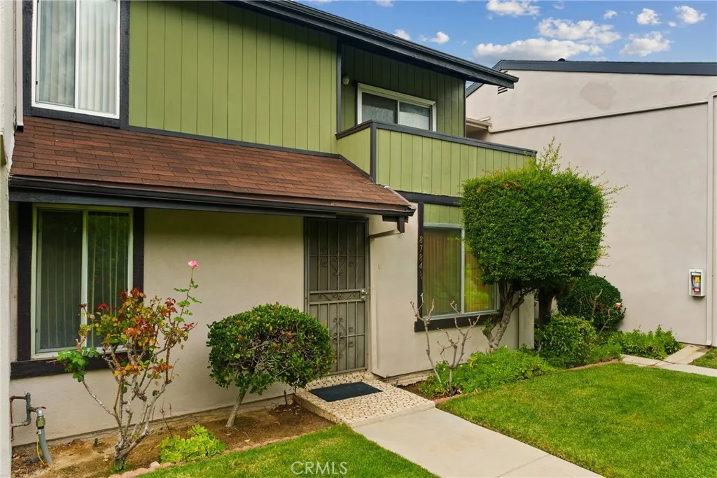 8784 1/2 Wyngate, Sunland, California 91040 home-pic-2