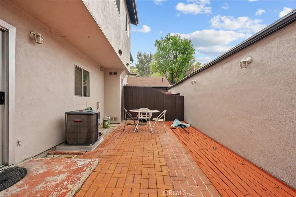 8784 1/2 Wyngate, Sunland, California 91040 home-pic-15