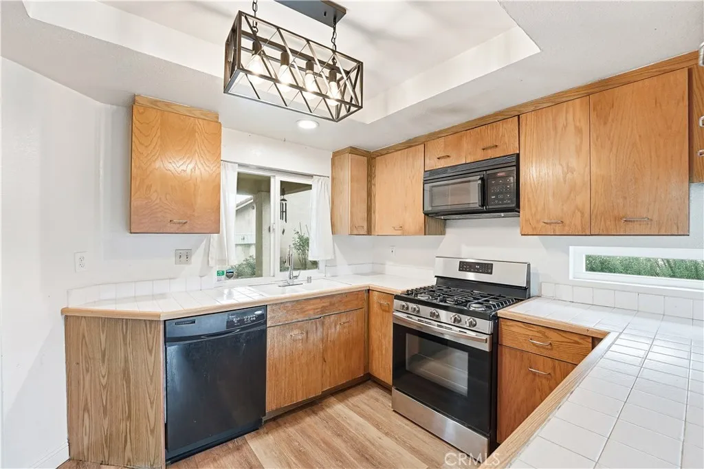 6650 Carmel Court, Fontana, California 92336 home-pic-12