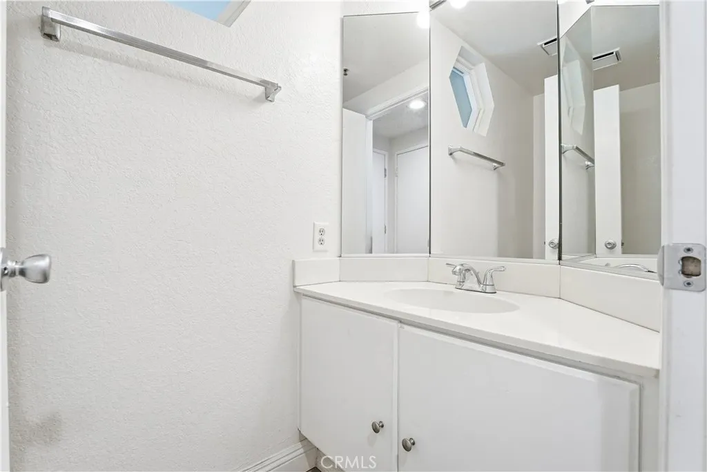 6650 Carmel Court, Fontana, California 92336 home-pic-16
