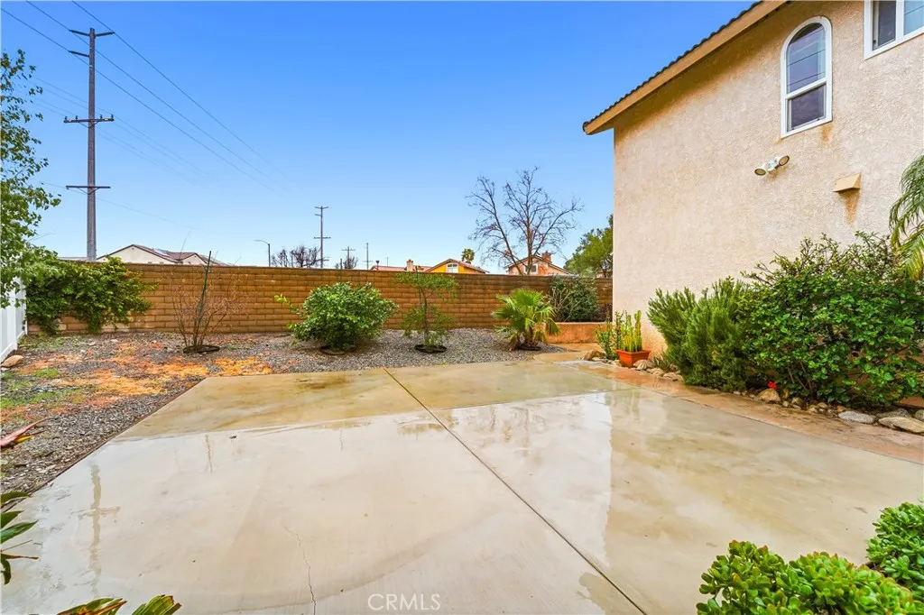 6650 Carmel Court, Fontana, California 92336 home-pic-23