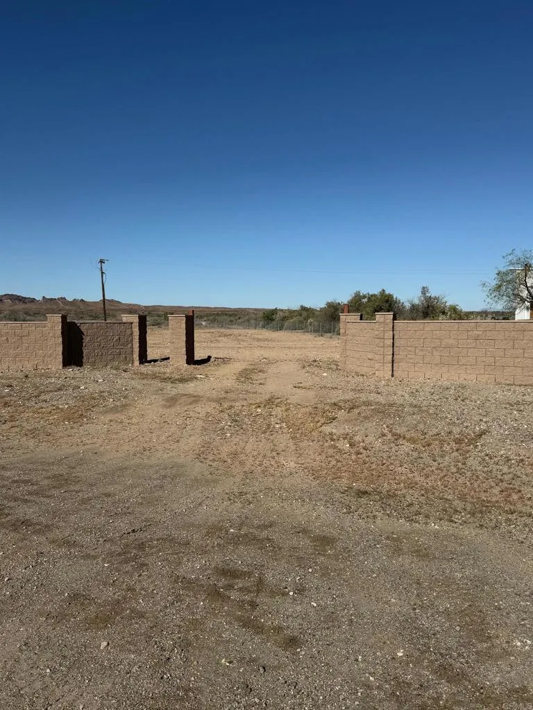 looking at driveway from Rio Vista​​‌​​​​‌​​‌‌​​‌​​​‌‌​​​‌​​‌‌​​‌‌​​‌‌​​​​ Way