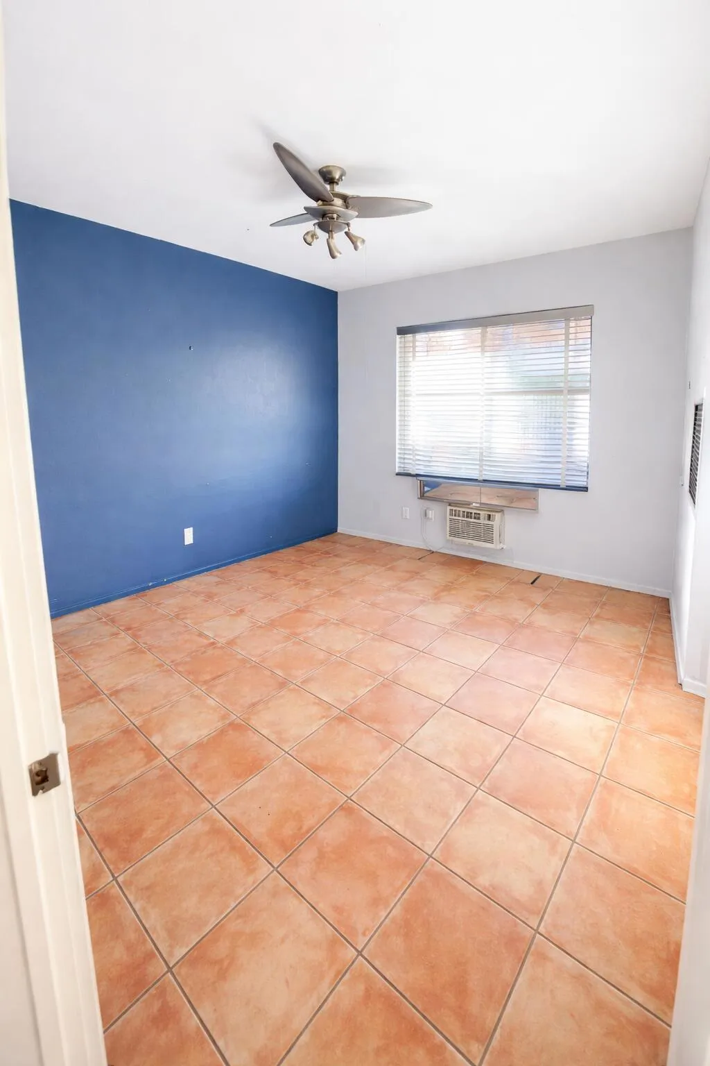 2290 S Palm Canyon Drive 104, Palm Springs, California 92264 home-pic-5