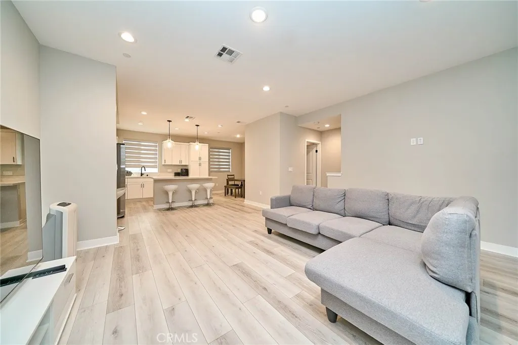 2174 Pearl Walk, Gardena, California 90249 home-pic-11