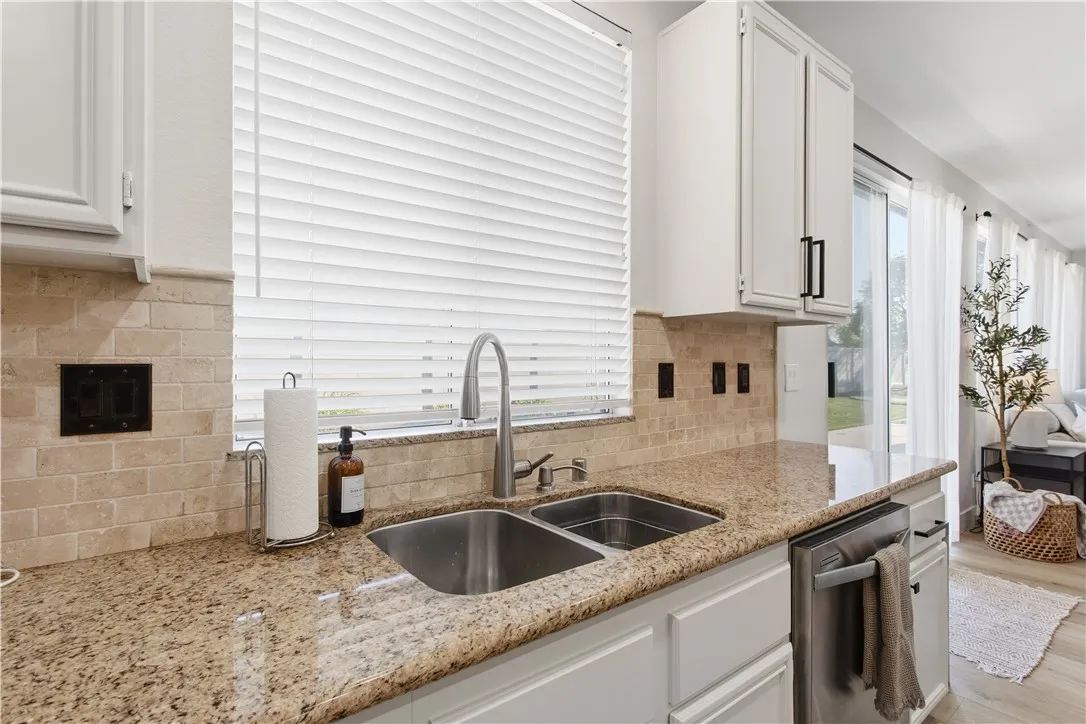 1855 Stanwich, Corona, California 92883 home-pic-14