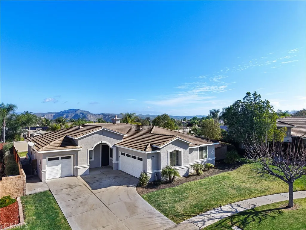 1855 Stanwich, Corona, California 92883 home-pic-3