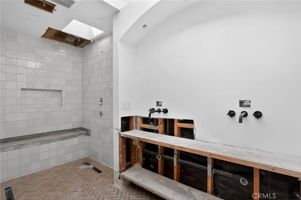 2010 Linden Avenue, Venice, California 90291 home-pic-8