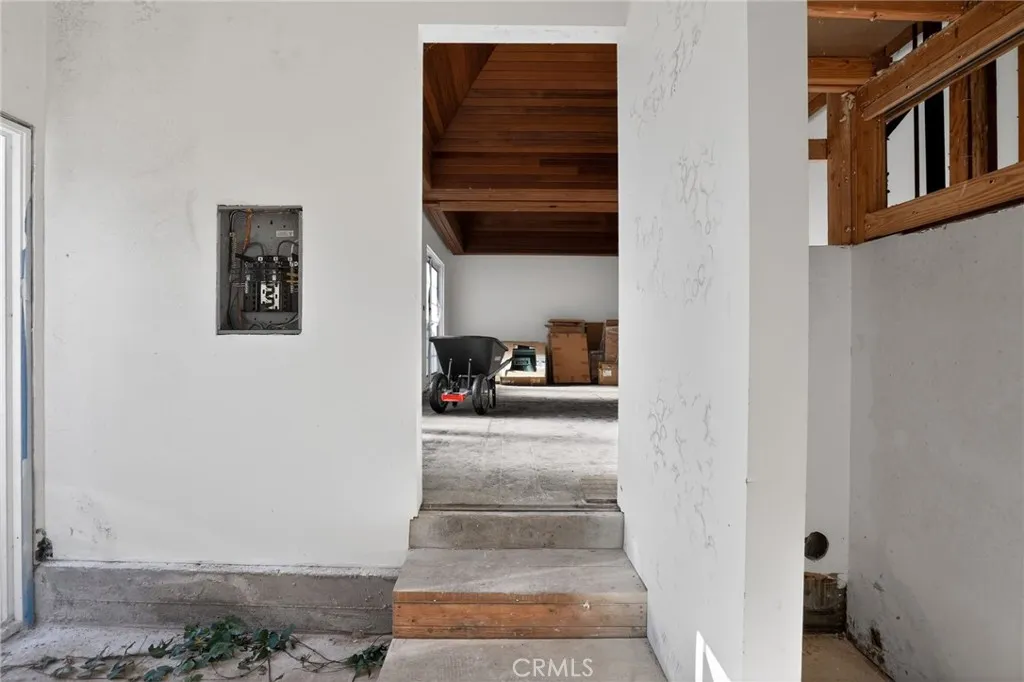 2010 Linden Avenue, Venice, California 90291 home-pic-15