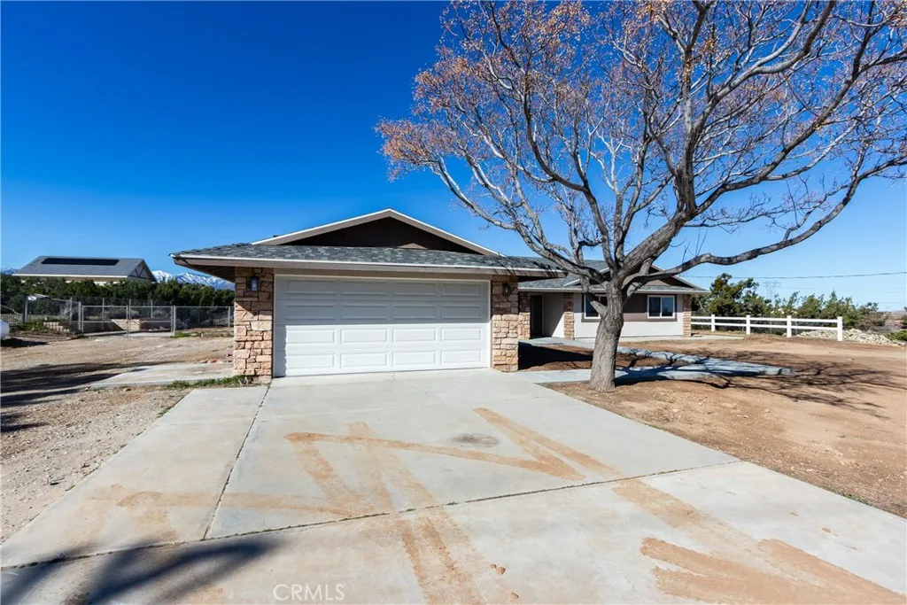 6572 Merced, Oak Hills, California 92344 home-pic-3