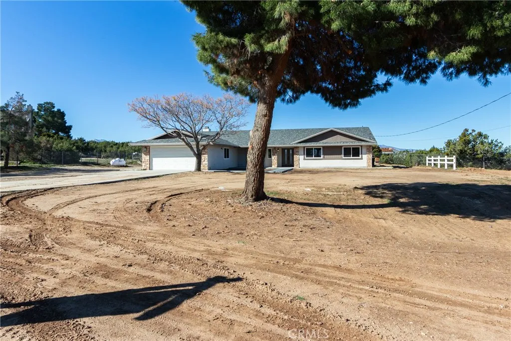6572 Merced, Oak Hills, California 92344 home-pic-2