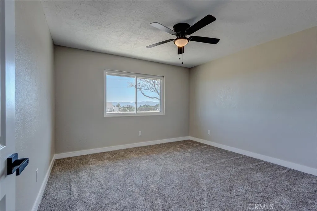 6572 Merced, Oak Hills, California 92344 home-pic-25