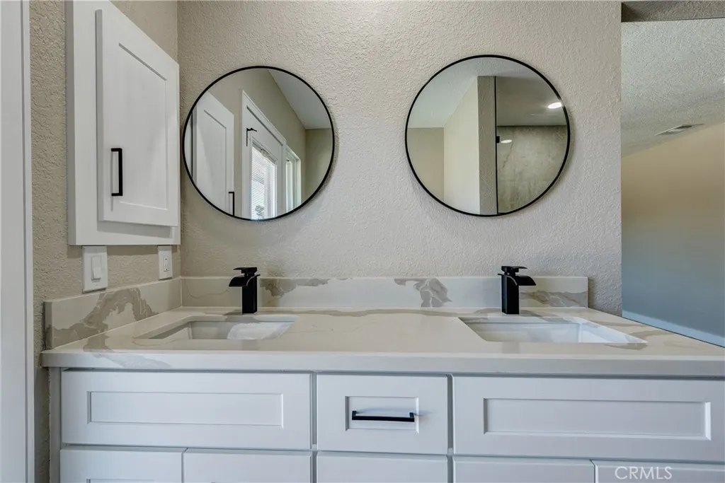 6572 Merced, Oak Hills, California 92344 home-pic-38
