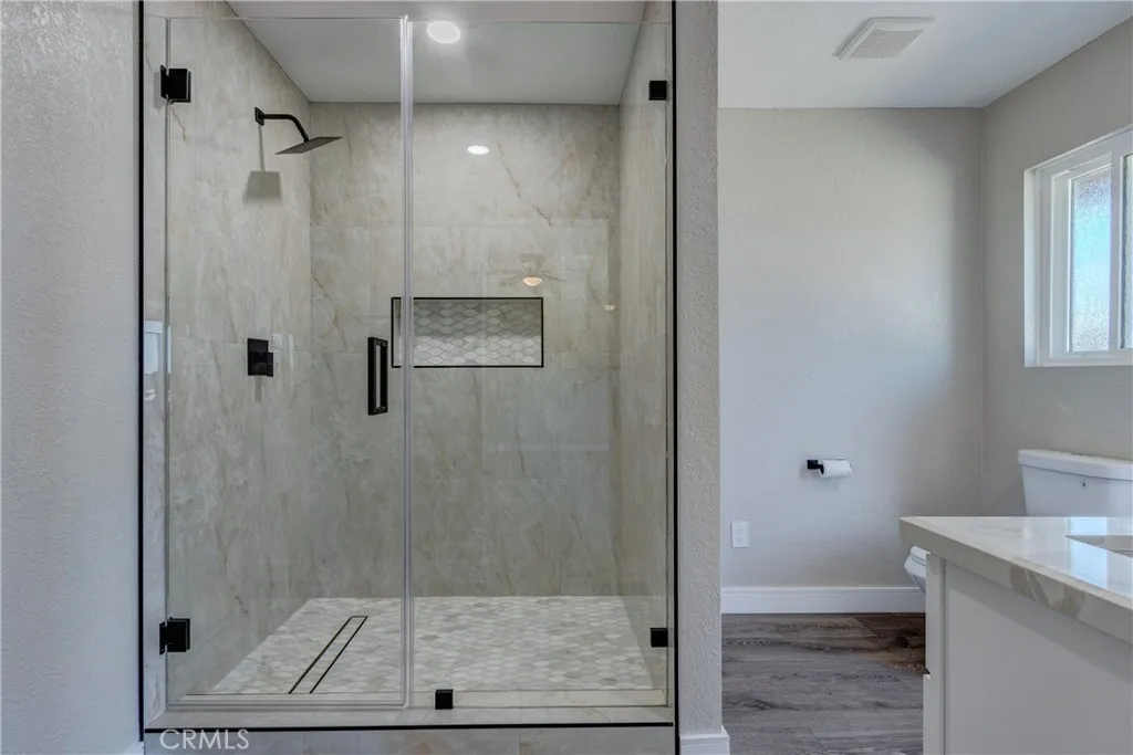 6572 Merced, Oak Hills, California 92344 home-pic-34