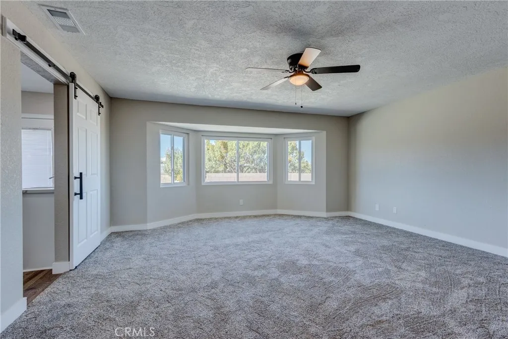 6572 Merced, Oak Hills, California 92344 home-pic-32