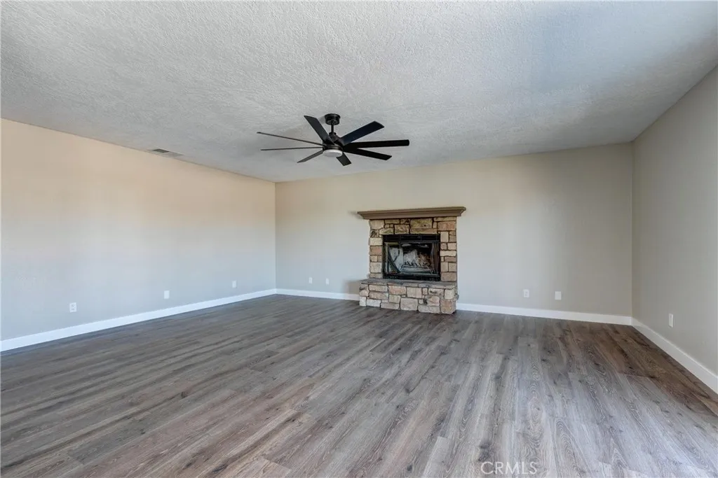 6572 Merced, Oak Hills, California 92344 home-pic-19