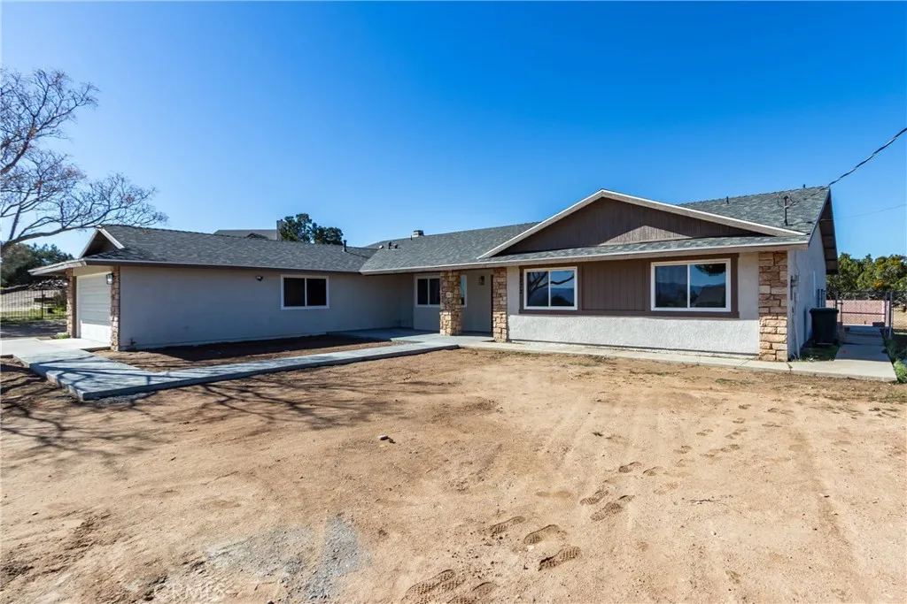 6572 Merced, Oak Hills, California 92344 home-pic-4