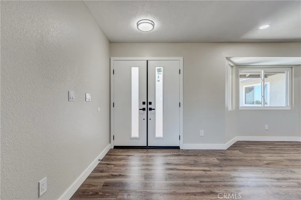 6572 Merced, Oak Hills, California 92344 home-pic-9