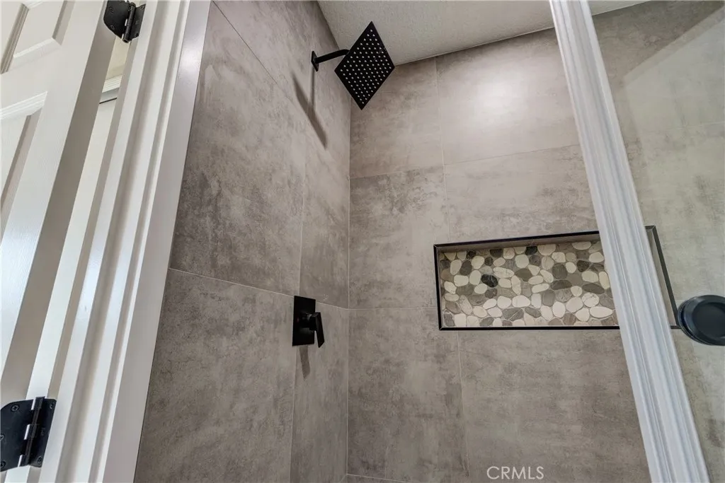 6572 Merced, Oak Hills, California 92344 home-pic-44