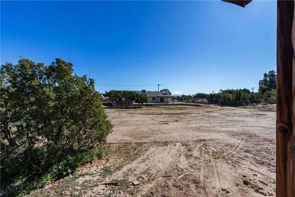 6572 Merced, Oak Hills, California 92344 home-pic-57