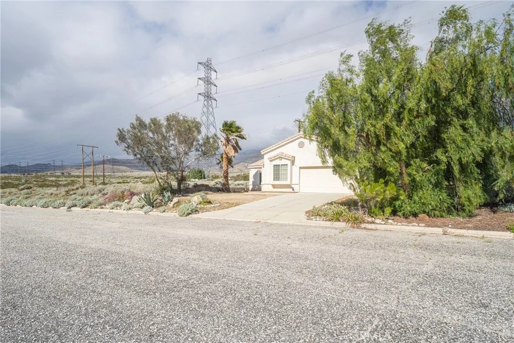 55432 Calico Ave, Whitewater, California 92282 home-pic-3