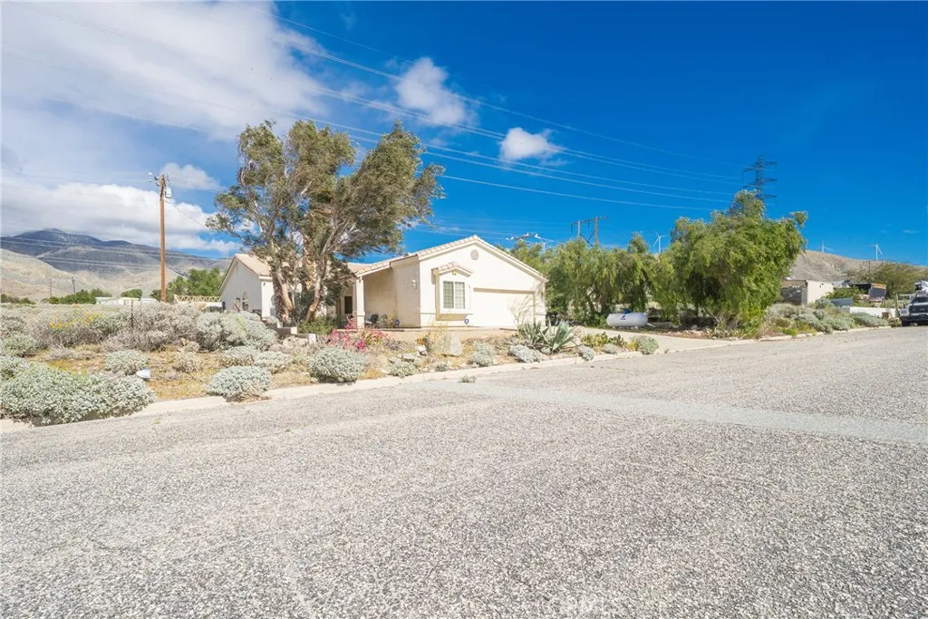 55432 Calico Ave, Whitewater, California 92282 home-pic-2