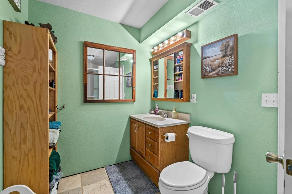 7777 7777 Del Valle Rd, Livermore, California 94550 home-pic-31