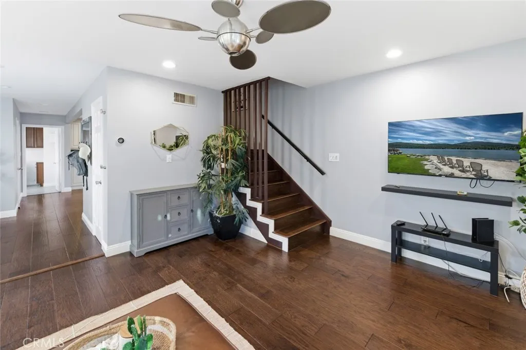 3640 Pine Avenue, Long Beach, California 90807 home-pic-11