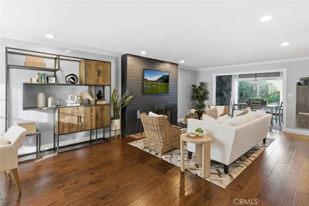 3640 Pine Avenue, Long Beach, California 90807 home-pic-2