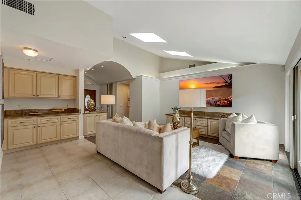 18862 Via Palatino, Irvine, California 92603 home-pic-9