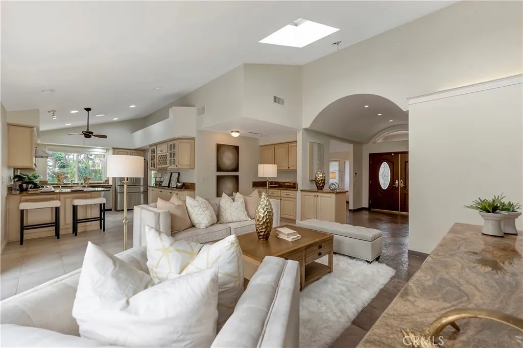 18862 Via Palatino, Irvine, California 92603 home-pic-10