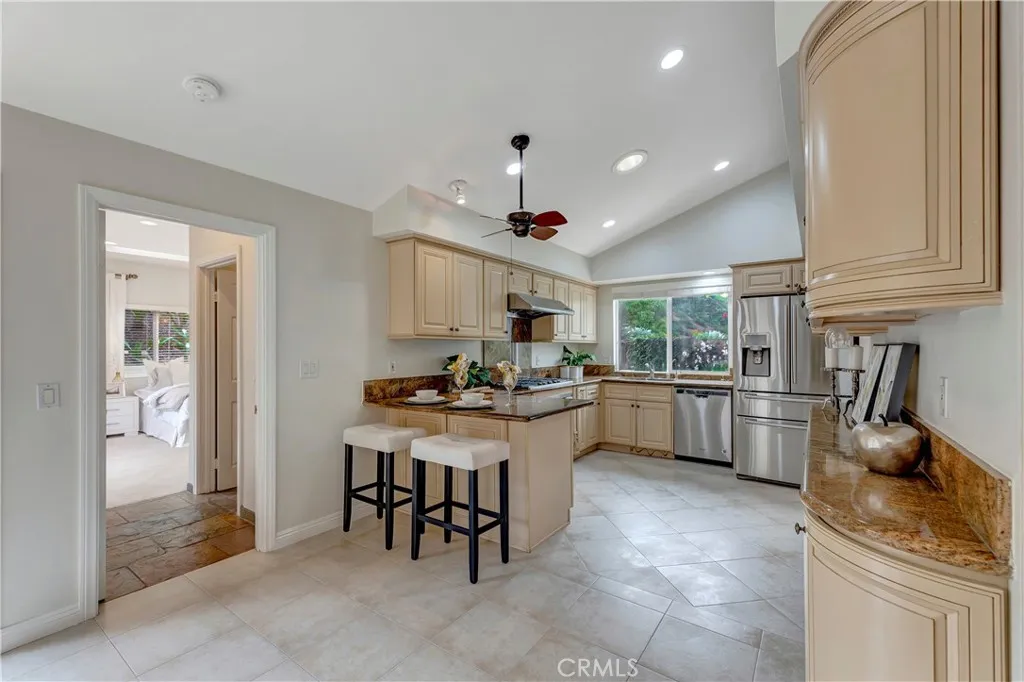 18862 Via Palatino, Irvine, California 92603 home-pic-12