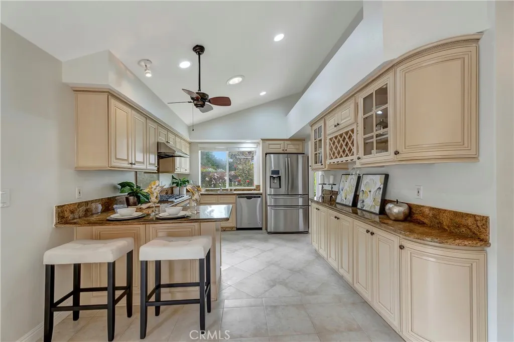 18862 Via Palatino, Irvine, California 92603 home-pic-13