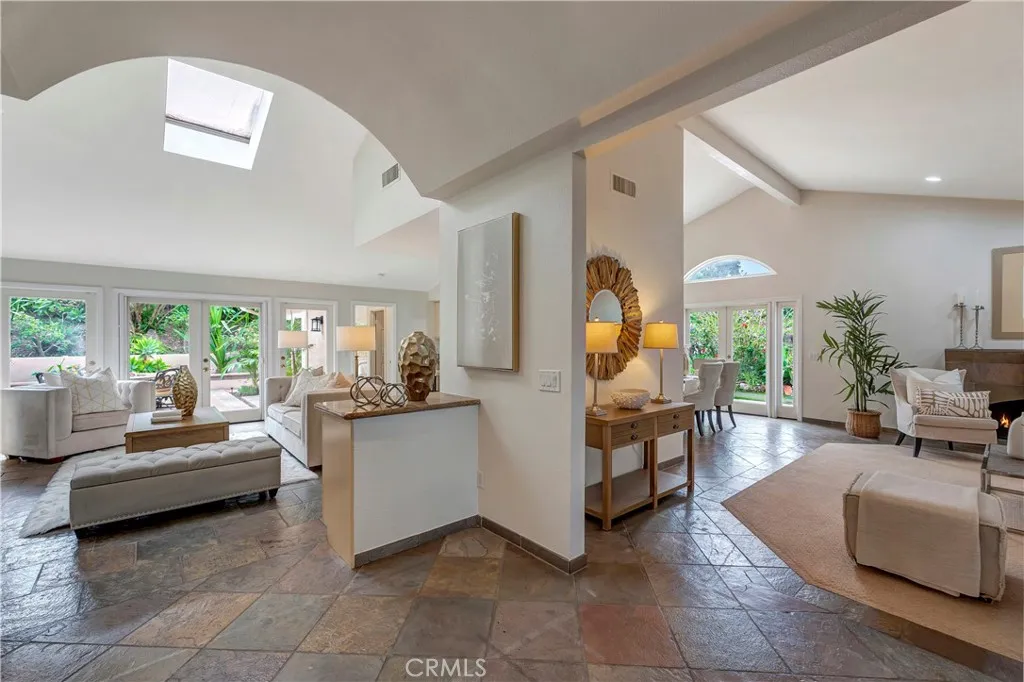 18862 Via Palatino, Irvine, California 92603 home-pic-2