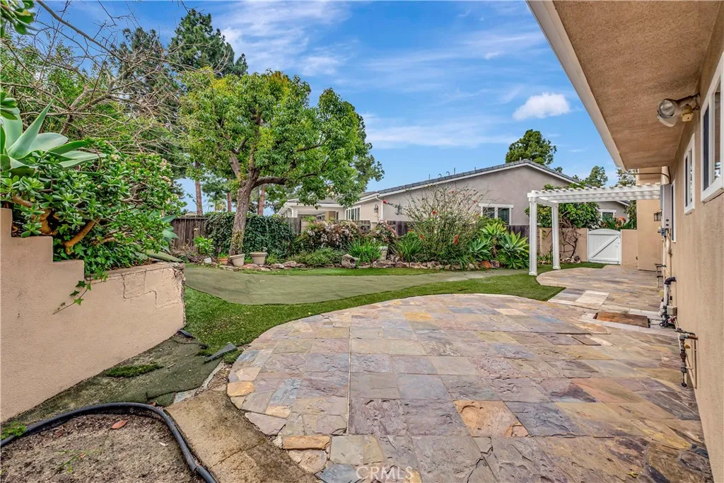 18862 Via Palatino, Irvine, California 92603 home-pic-40