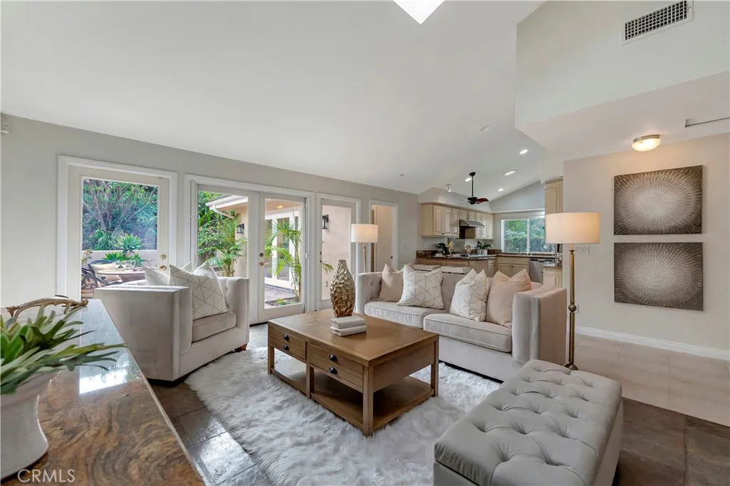 18862 Via Palatino, Irvine, California 92603 home-pic-18