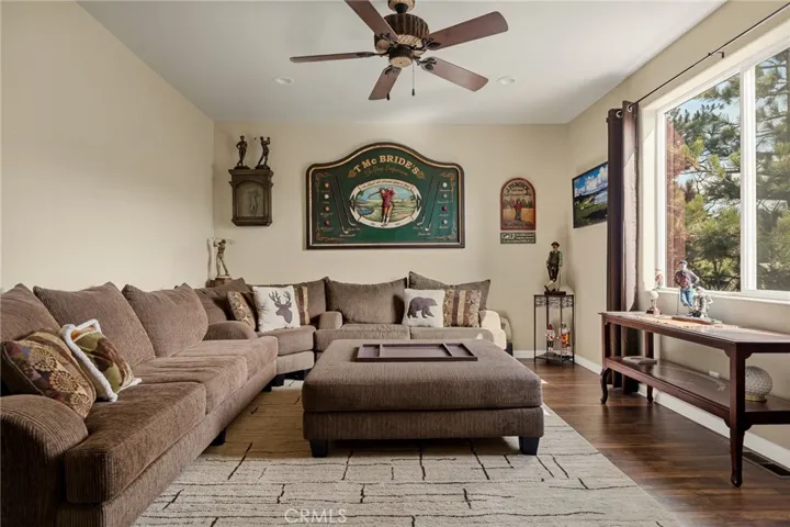 806 Brentwood, Lake Arrowhead, California 92352