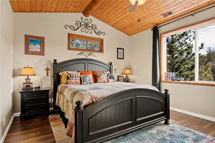 806 Brentwood, Lake Arrowhead, California 92352