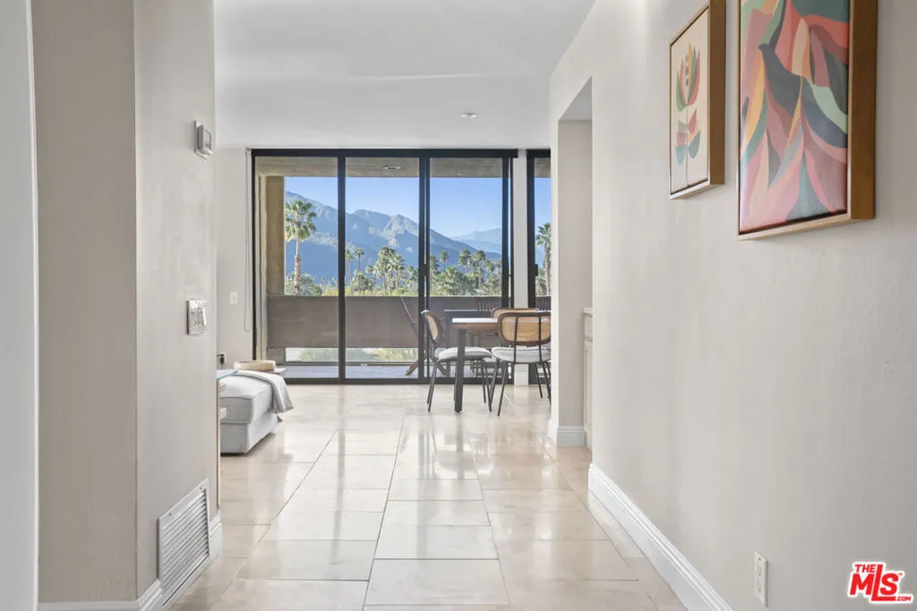 1630 S La Reina Way 3a, Palm Springs, California 92264 home-pic-5