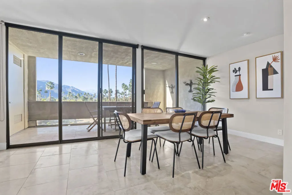 1630 S La Reina Way 3a, Palm Springs, California 92264 home-pic-9